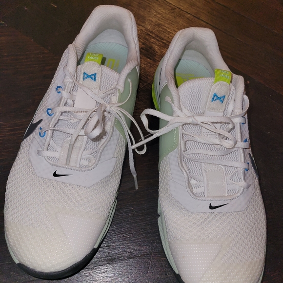 Nike Sneakers - Picture 3 of 5